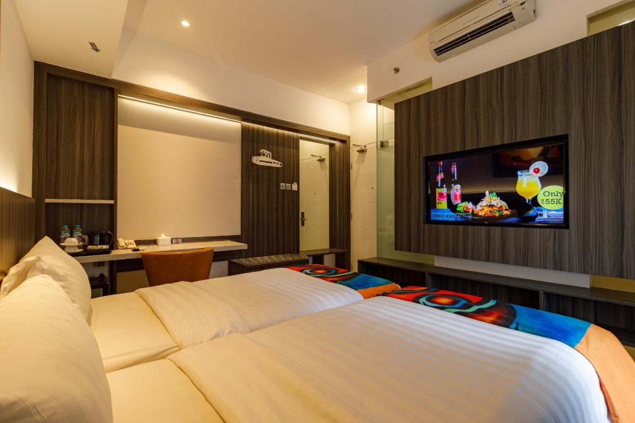 Grand Picasso Hotel Giacarta Esterno foto