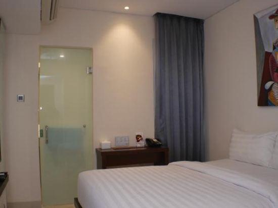 Grand Picasso Hotel Giacarta Esterno foto