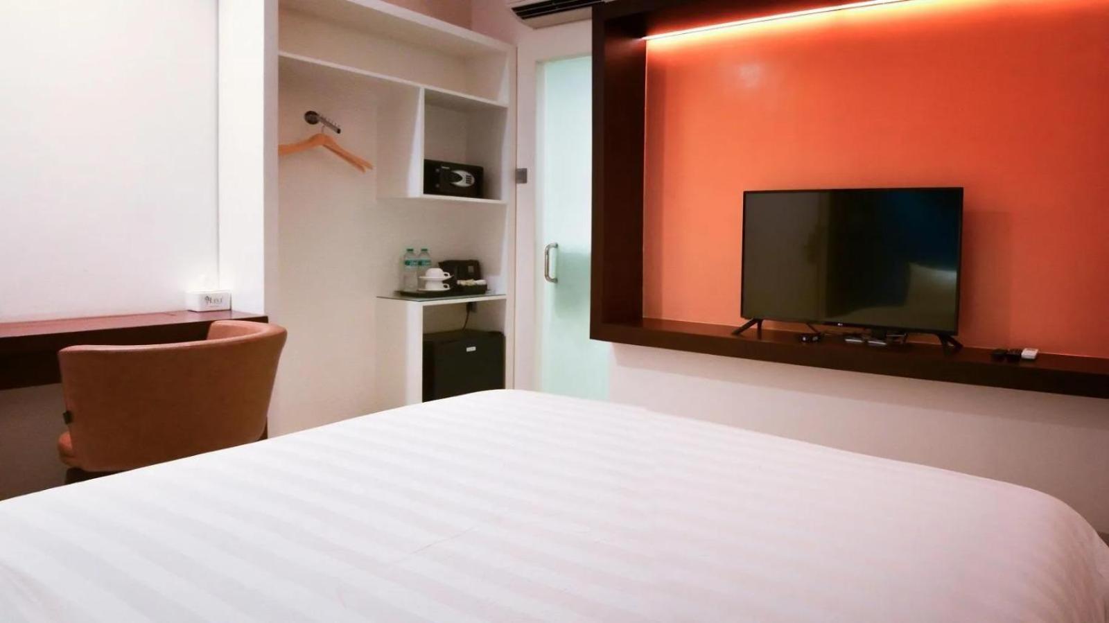 Grand Picasso Hotel Giacarta Esterno foto
