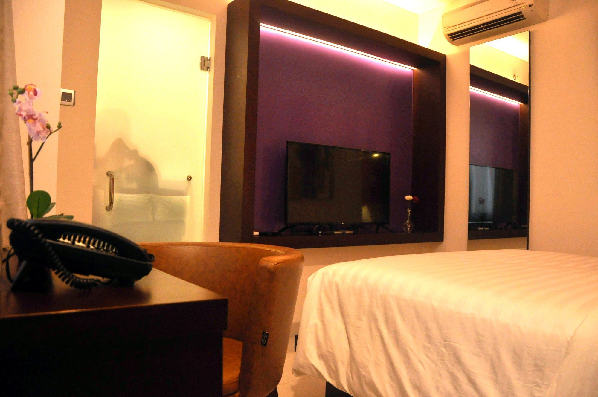 Grand Picasso Hotel Giacarta Esterno foto