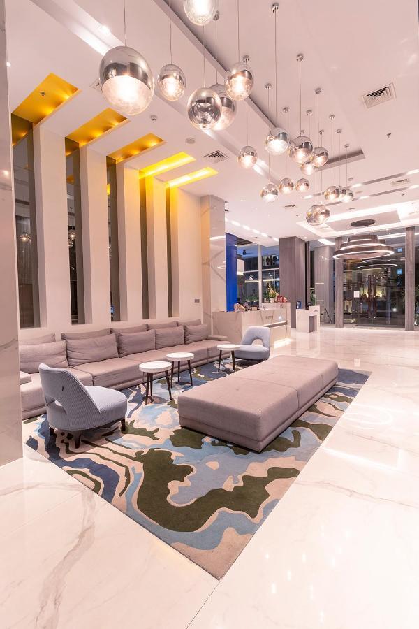 Grand Picasso Hotel Giacarta Esterno foto